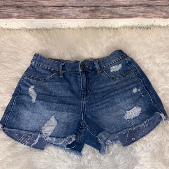 Aerie Distressed Denim Shorts With Printed Pockets - Picture 3 of 8